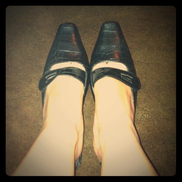 Madeline alligator dress shoes:)