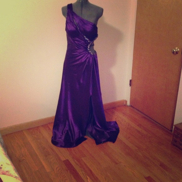 La Femme formal prom dress