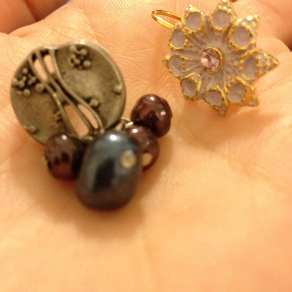 SOLD Earring bundle - Picture 4 of 4