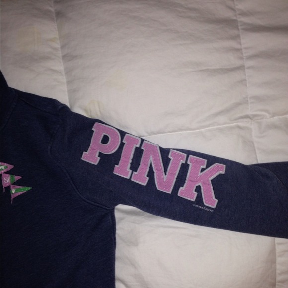Victoria Secret - Picture 2 of 3
