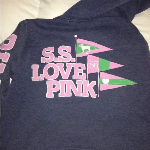 Victoria Secret - Picture 3 of 3