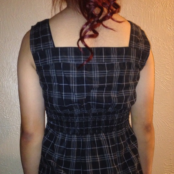 Black Top - Picture 2 of 4
