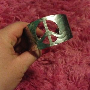 Peace sign bracelet
