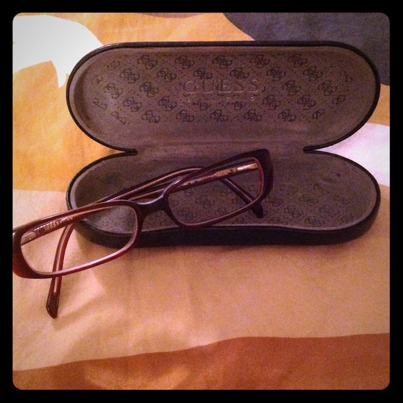 GUESS Plastic Frame Glasses