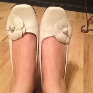 Creme ballet flats