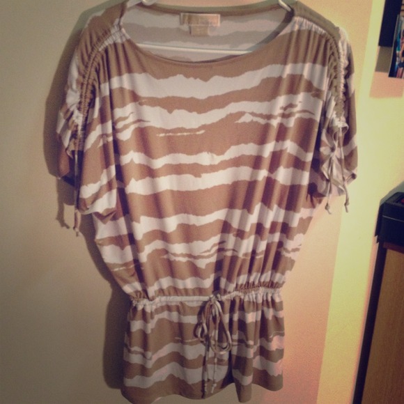 SOLD: Michael kors shirt