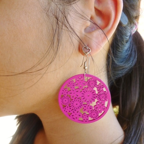 💥CLEARANCE💥Floral Pink Wooden Earrings - Picture 2 of 2