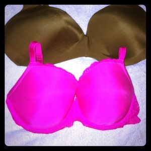 ⛔SOLD⛔Victoria's Secret lined Demi two 38-40 DD
