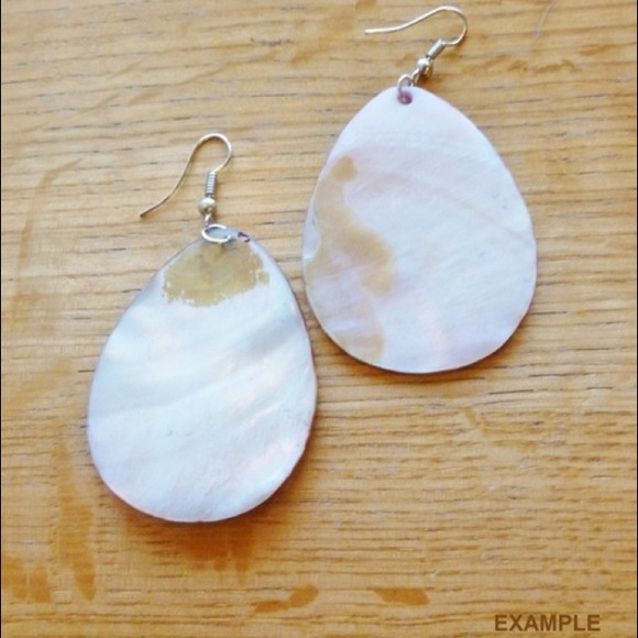 💥CLEARANCE💥Colorful Zebra Print Shell Earrings - Picture 2 of 3