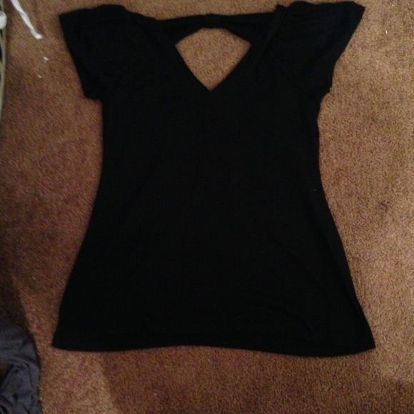 Black cut our back shirt - Picture 2 of 2