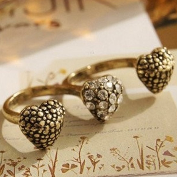 3 heart shaped ring-gold