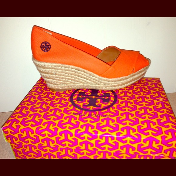 🎉🎉SOLD🎉🎉Authentic Tory Burch Espadrilles