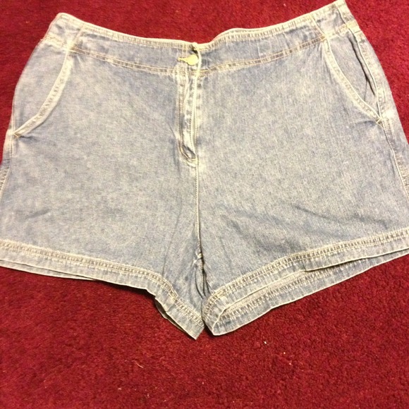 New York and company denim shorts size 16