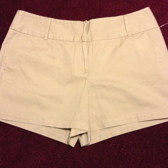 Khaki plus size shorts size 18