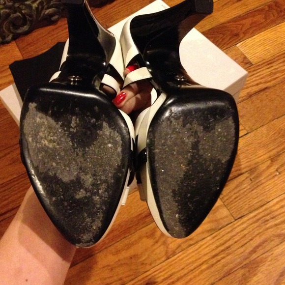 SOLD HP Giorgio Armani Ankle Strap Platform Sandal - Picture 4 of 4