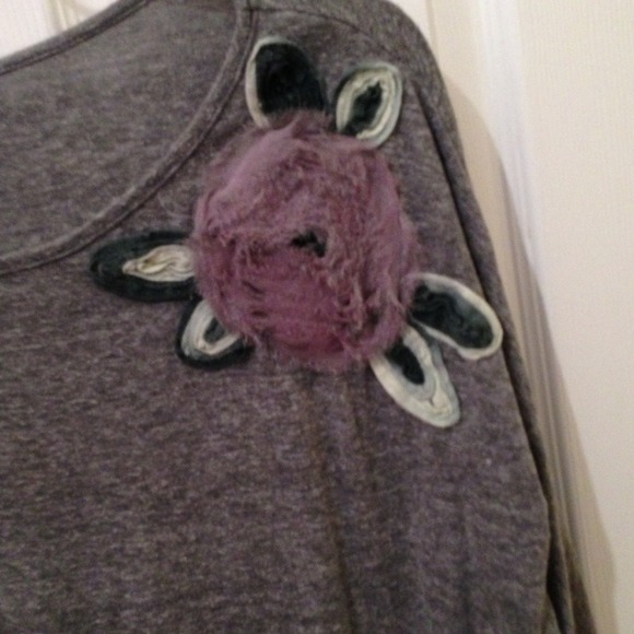 Off shoulder shirt - Picture 2 of 2