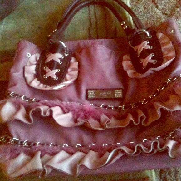 NICOLE LEE - Picture 1 of 4