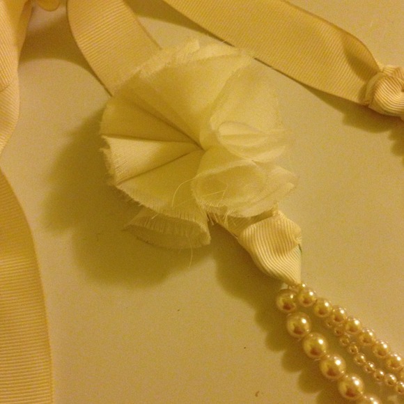 Ribbon/pearl multi-strand necklace. - Picture 2 of 3