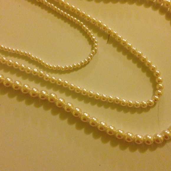 Ribbon/pearl multi-strand necklace. - Picture 3 of 3