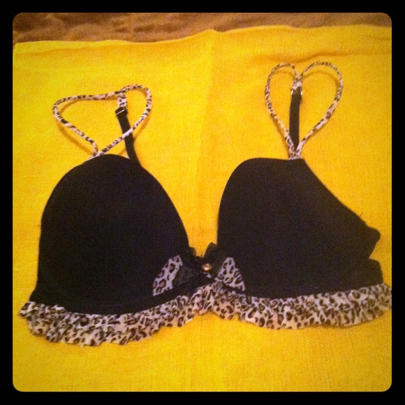 💋 Brand New Black Underwire Bra 💋