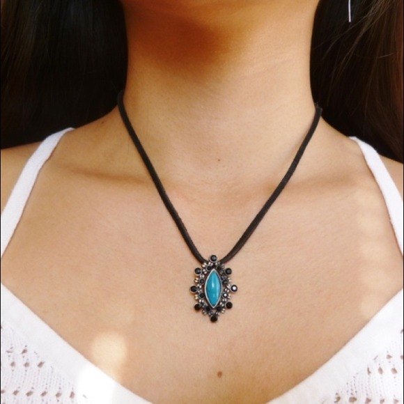 💥CLEARANCE💥Turquoise Jewel Necklace - Picture 2 of 2