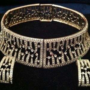 GLAMOUROUS VINTAGE STYLE CHOKER WITH EARRINGS