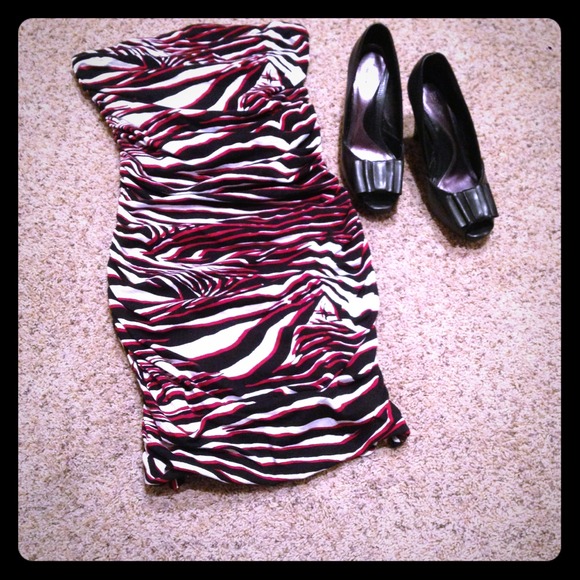 Express NWT zebra dress small