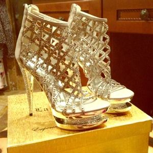 Lady couture shoes