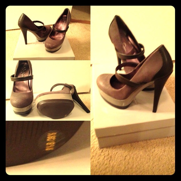 Jessica Simpson- Cheetah Mary Jane heel