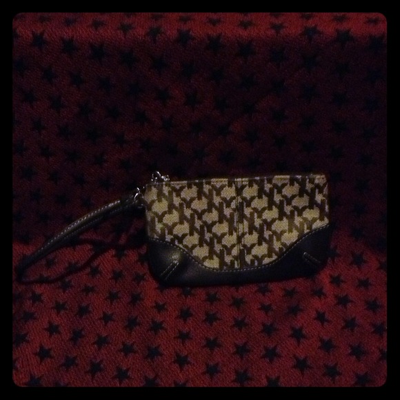 New York & Co. wristlet