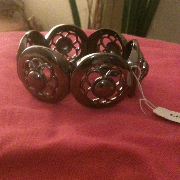 Liz Claiborne stretchy bracelet