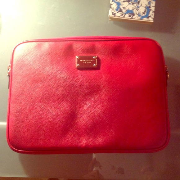 🎉GONE🎉NWT MICHAEL KORS 13" MacBook Pro Case