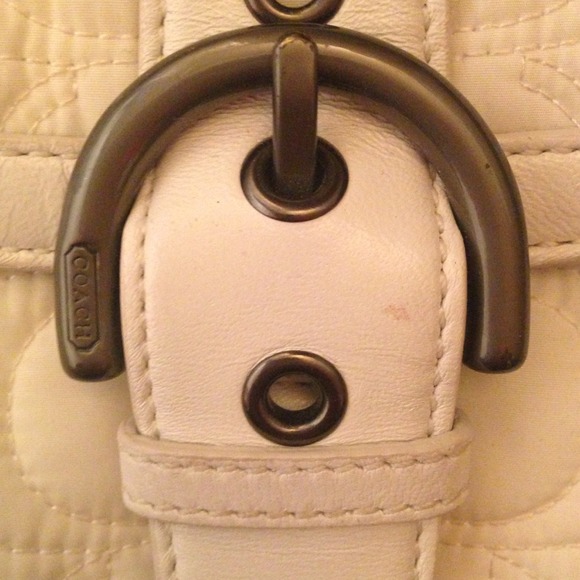 Authentic coach wristlet - Picture 2 of 4