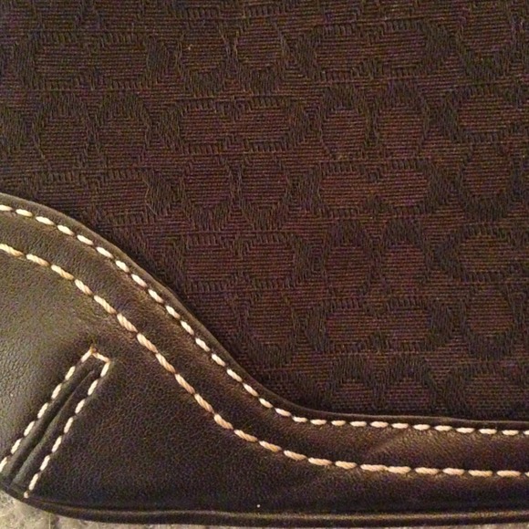 Authentic coach wristlet - Picture 2 of 3