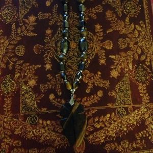 Arrow head crystal beaded necklace