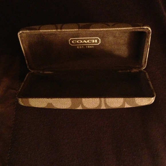 Authentic coach sunglasses case with lens cloth! - Picture 2 of 3