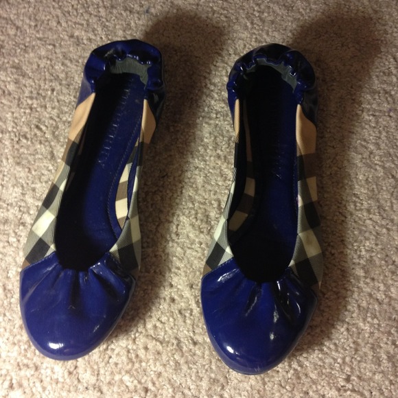 Burberry flats worn slightly