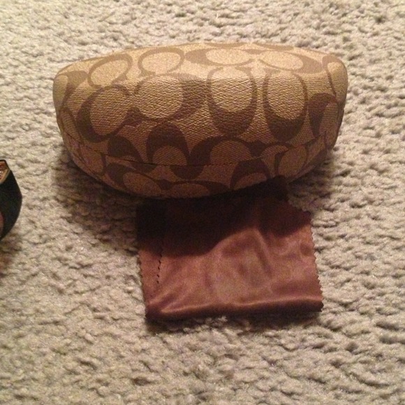 Authentic coach sunglasses with case! - Picture 4 of 4