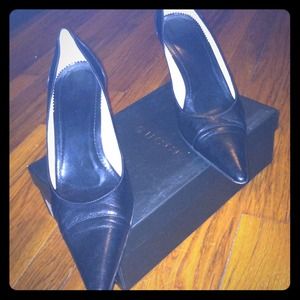 Gucci black pumps