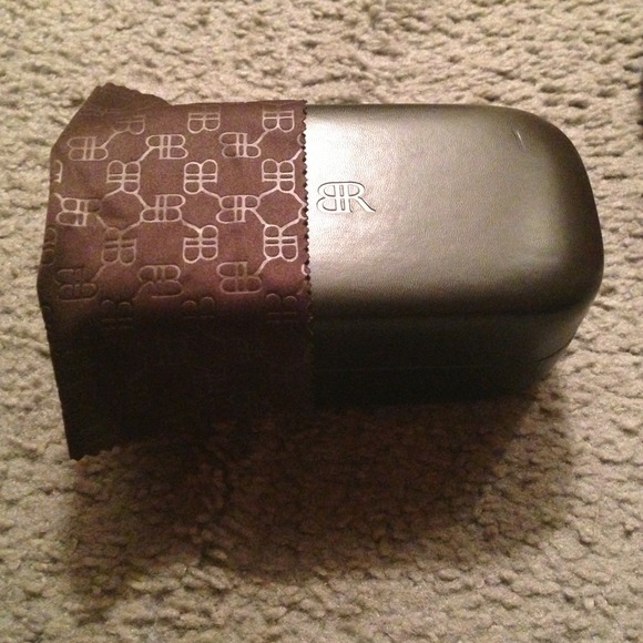 Banana republic sunglasses w/ case and lens cloth - Picture 4 of 4