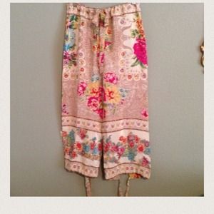 💋HOST PICK💋100% Silk Flower Print Plenty Pants