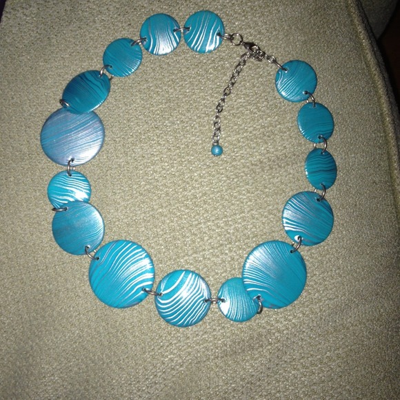 🚫SOLD‼️ Turquoise and Silver Accented Necklace