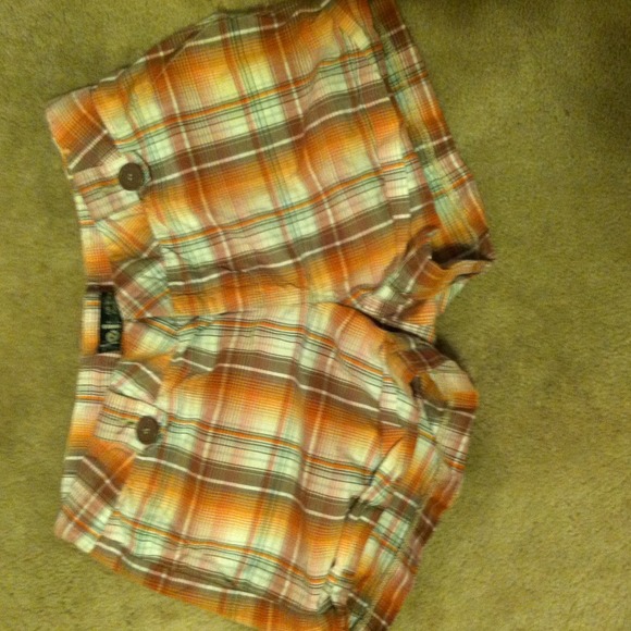Shorts - Picture 2 of 3