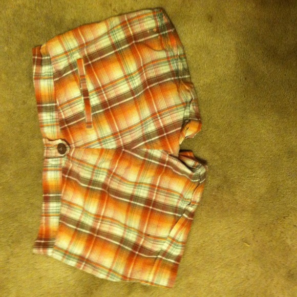 Shorts - Picture 3 of 3