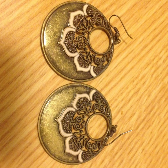Forevet 21 earrings