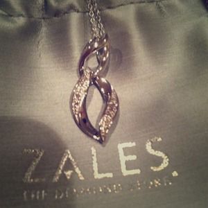 🎀BNIB Zales sterling 925 and genuine diamonds💎