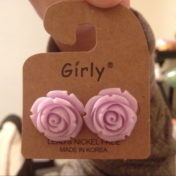 Earring - Picture 2 of 2