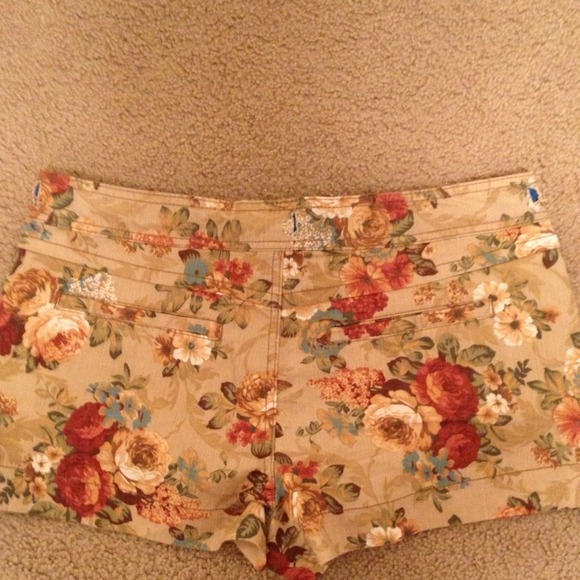 Short - Picture 2 of 2