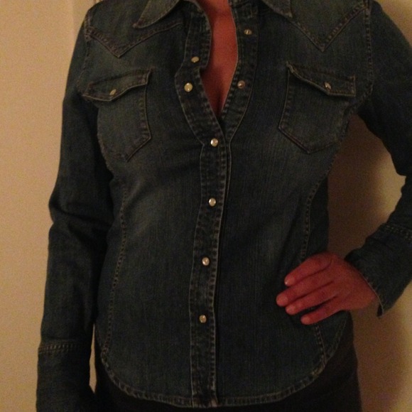 Gap jean button up shirt. Like new