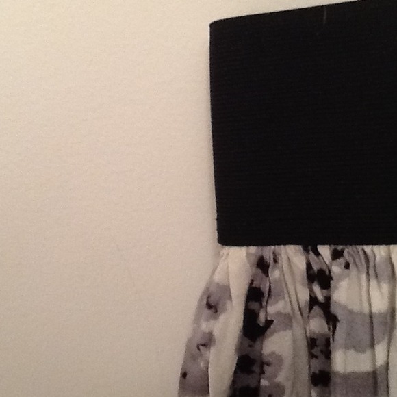 Flowy Elastic Waistband Skirt - Picture 3 of 3